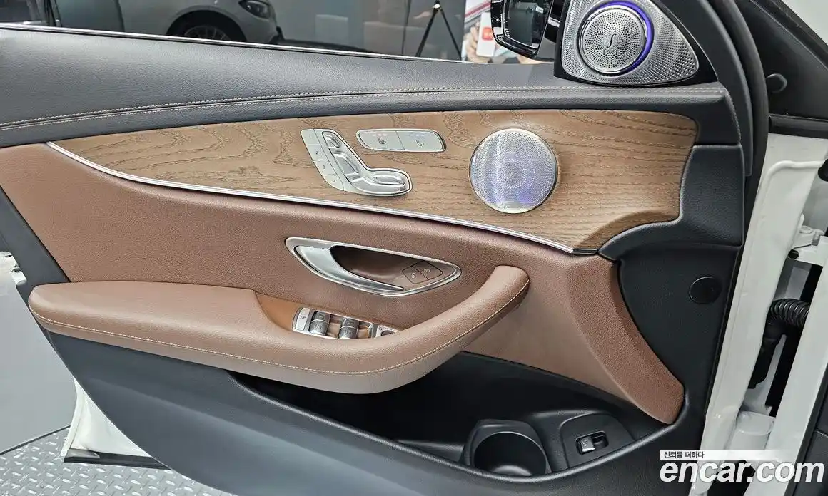 Mercedes-Benz E-Class 2022 2.0 гидро, фото 14