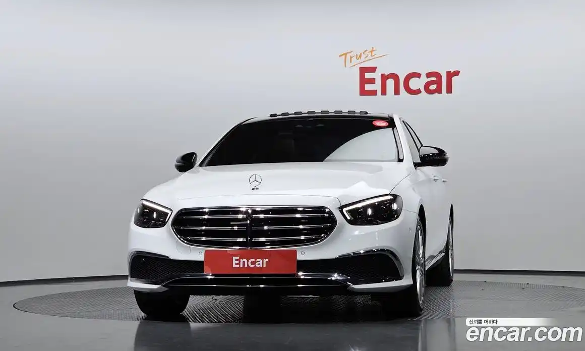 Mercedes-Benz E-Class 2022 2.0 гидро, фото 3
