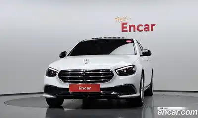Mercedes-Benz E-Class 2022 2.0 гидро, миниатюра 3