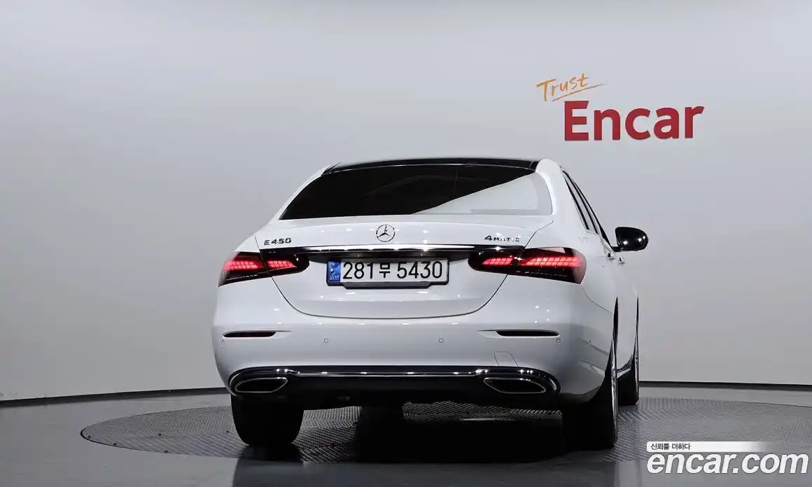 Mercedes-Benz E-Class 2022 2.0 гидро, фото 4