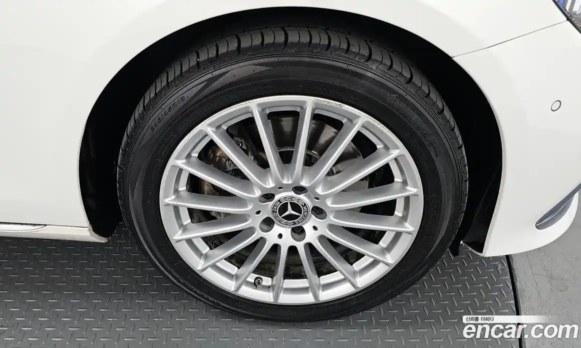 Mercedes-Benz E-Class 2022 2.0 гидро, фото 5