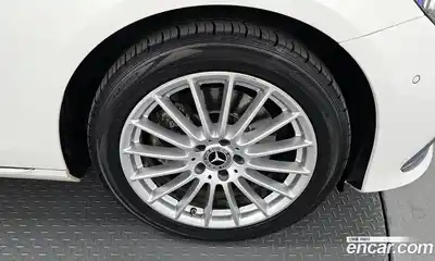 Mercedes-Benz E-Class 2022 2.0 гидро, миниатюра 5