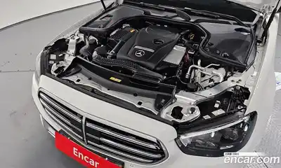 Mercedes-Benz E-Class 2022 2.0 гидро, миниатюра 6