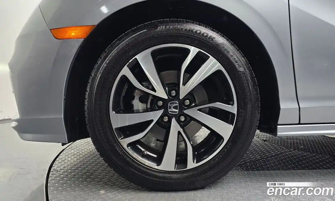 Honda Odyssey 2017 3.5 гидро в Москве № 896827, фото 4