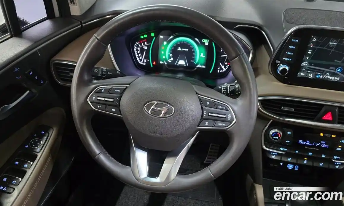 Hyundai Santa Fe 2019 2.0 Автомат в Москве № 927898, фото 12