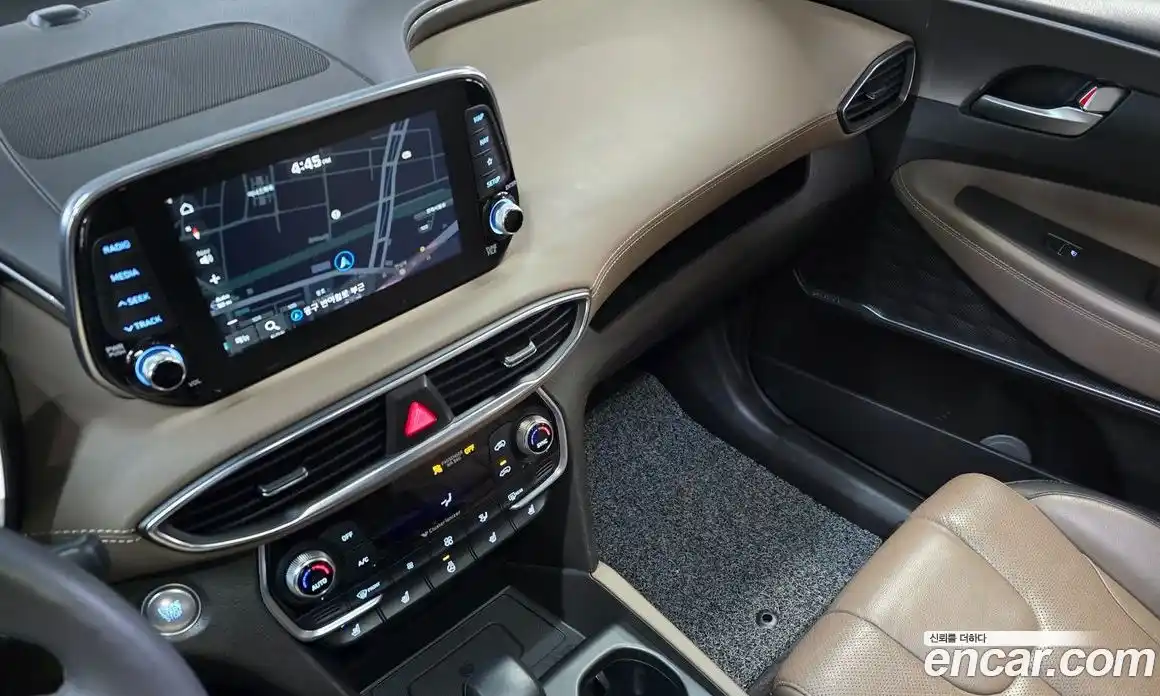 Hyundai Santa Fe 2019 2.0 Автомат в Москве № 927898, фото 16