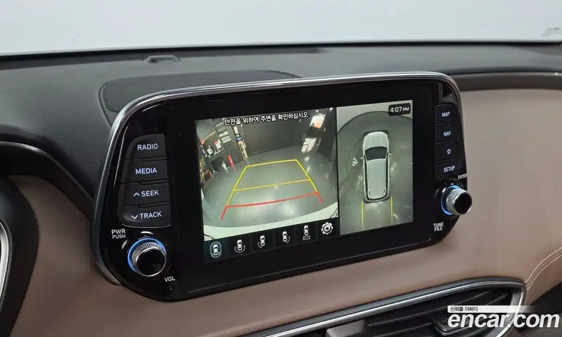 Hyundai Santa Fe 2019 2.0 Автомат в Москве № 927898, фото 17