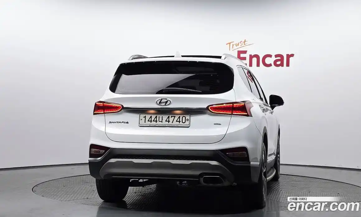 Hyundai Santa Fe 2019 2.0 Автомат в Москве № 927898, фото 3