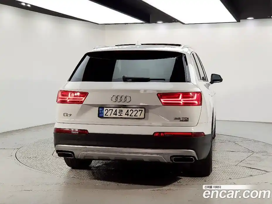 Audi Q7 2016 3.0 Автомат в Москве № 971606, фото 3