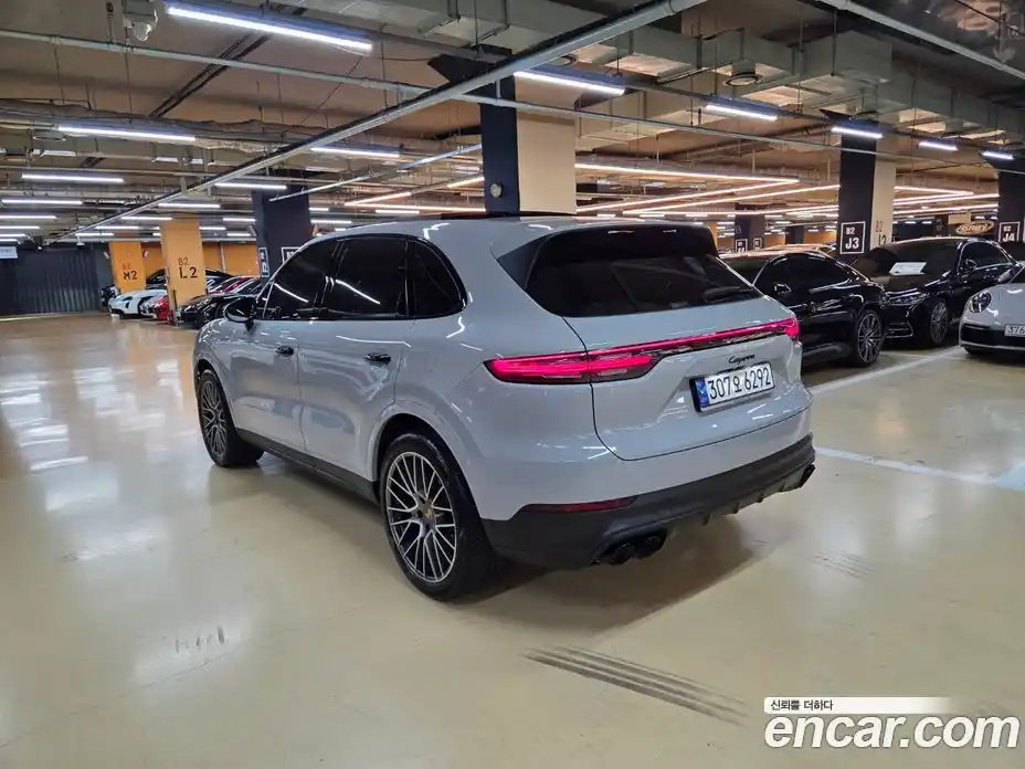 Porsche Cayenne 2023 3.0 гидро в Москве № 974467, фото 3