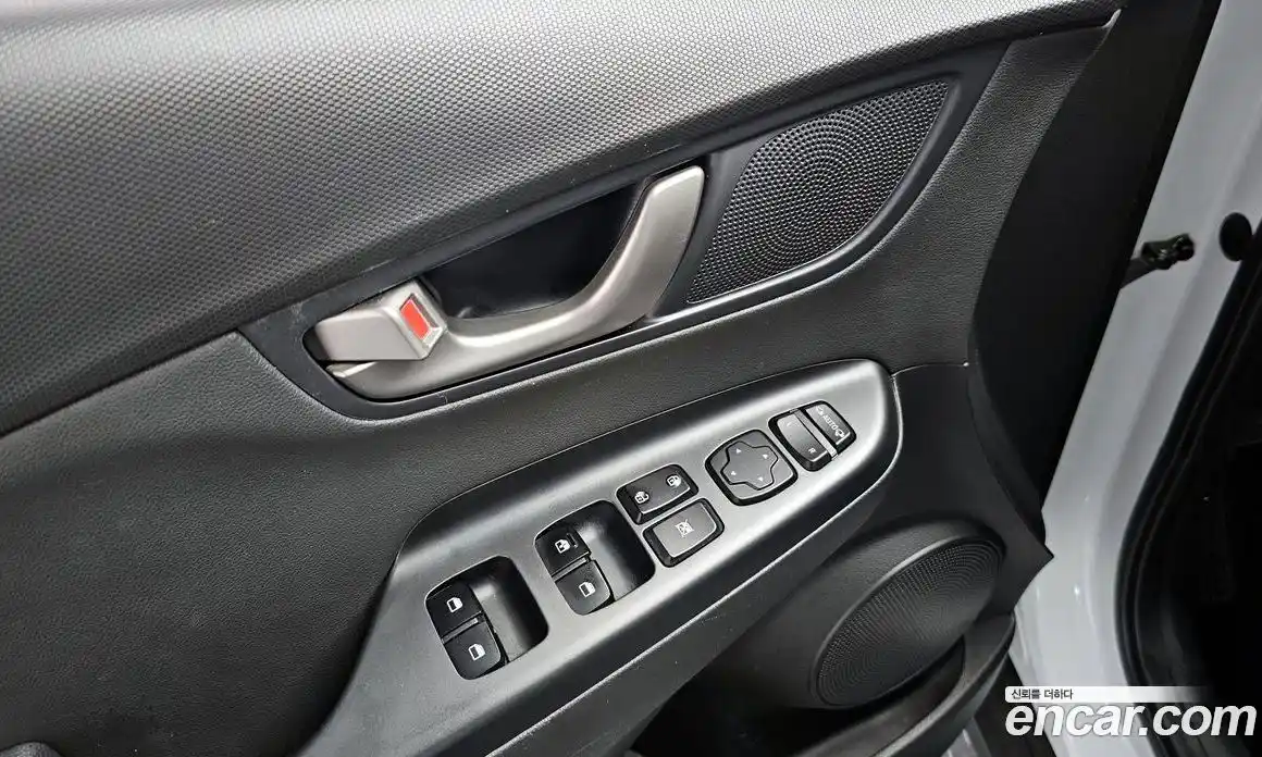 Hyundai Kona 2018 1.6 Автомат в Москве № 1002479, фото 17