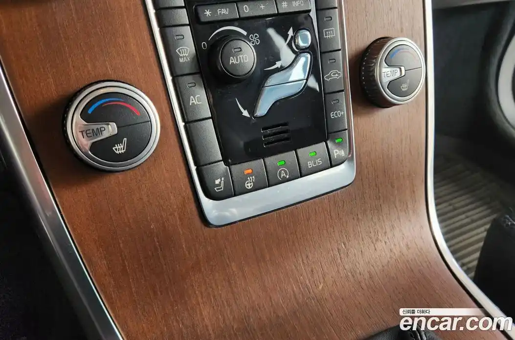 Volvo XC70 2016 2.0 гидро в Москве № 1004276, фото 17