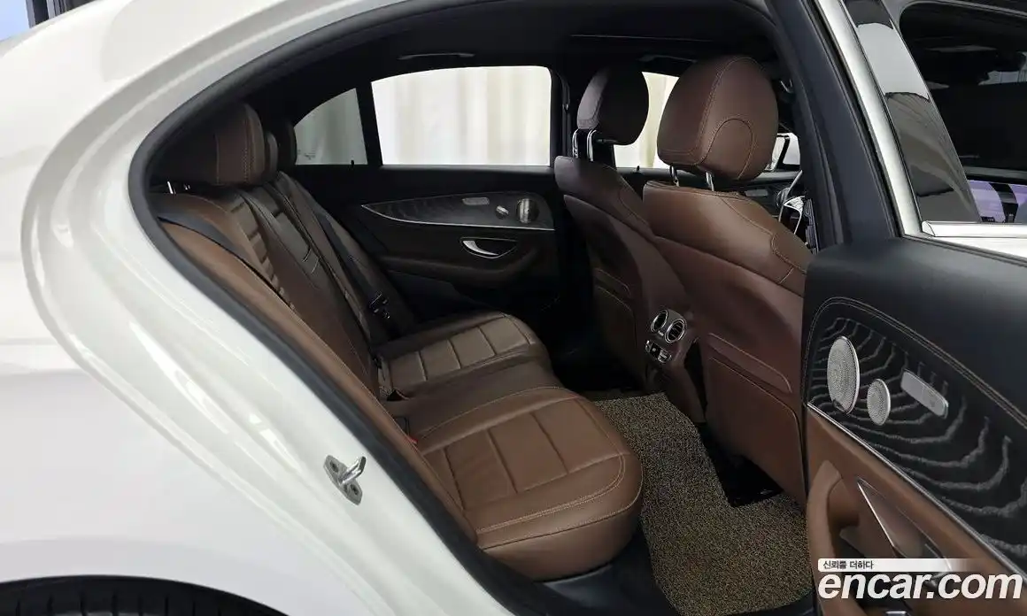 Mercedes-Benz E-Class 2022 2.0 гидро, фото 12