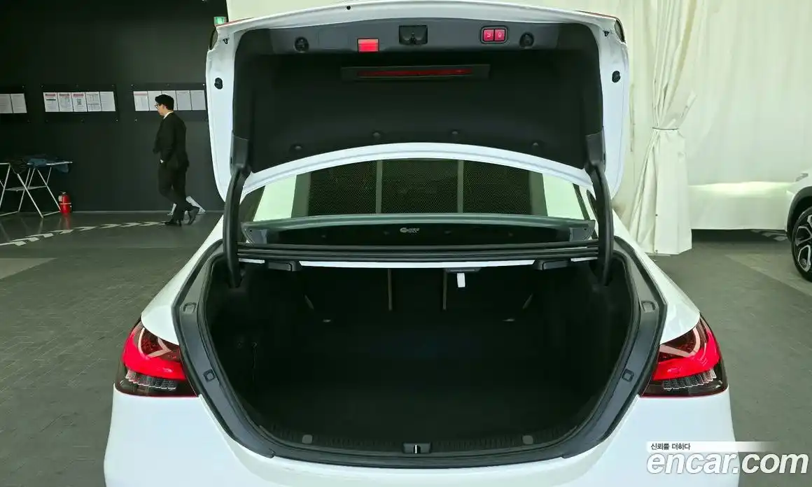 Mercedes-Benz E-Class 2022 2.0 гидро, фото 20