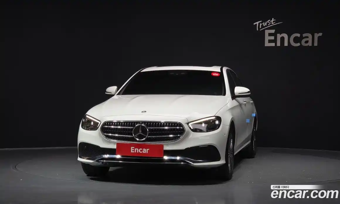 Mercedes-Benz E-Class 2022 2.0 гидро, фото 3