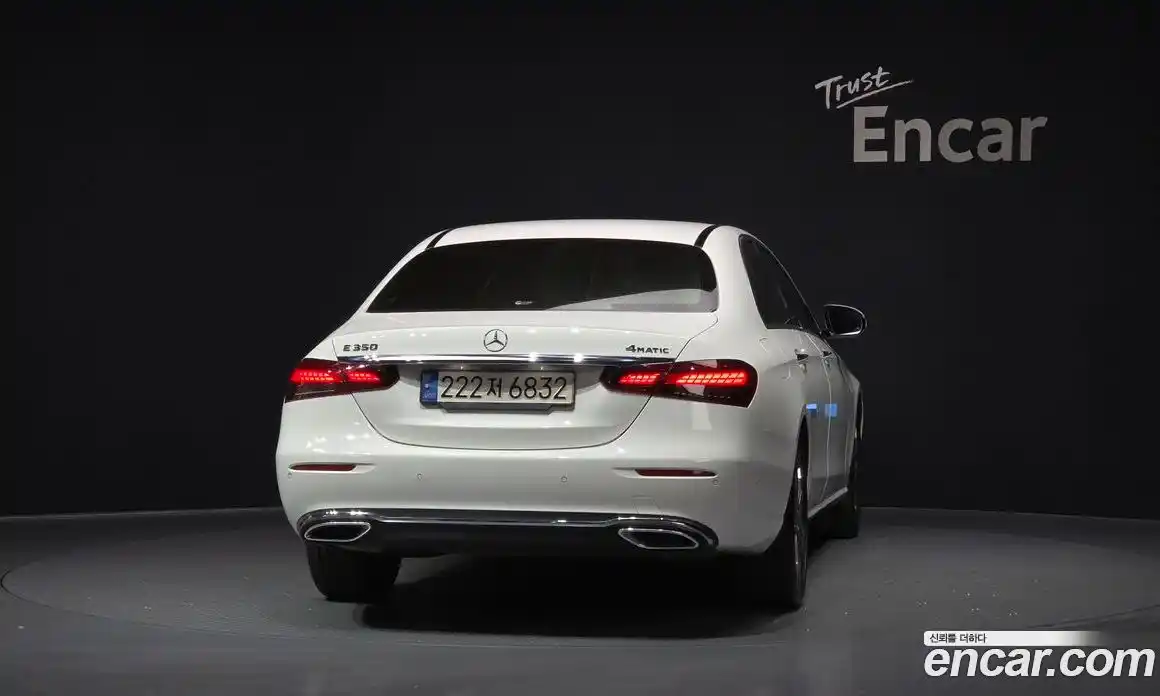 Mercedes-Benz E-Class 2022 2.0 гидро, фото 4