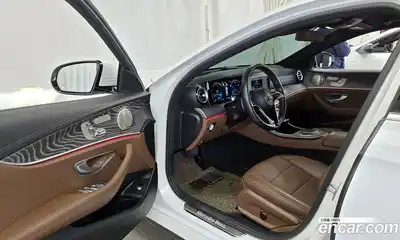 Mercedes-Benz E-Class 2022 2.0 гидро, миниатюра 10