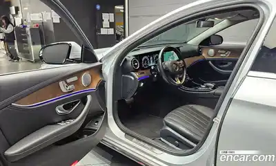 Mercedes-Benz E-Class 2018 2.0 гидро в Москве № 1006528, миниатюра 11