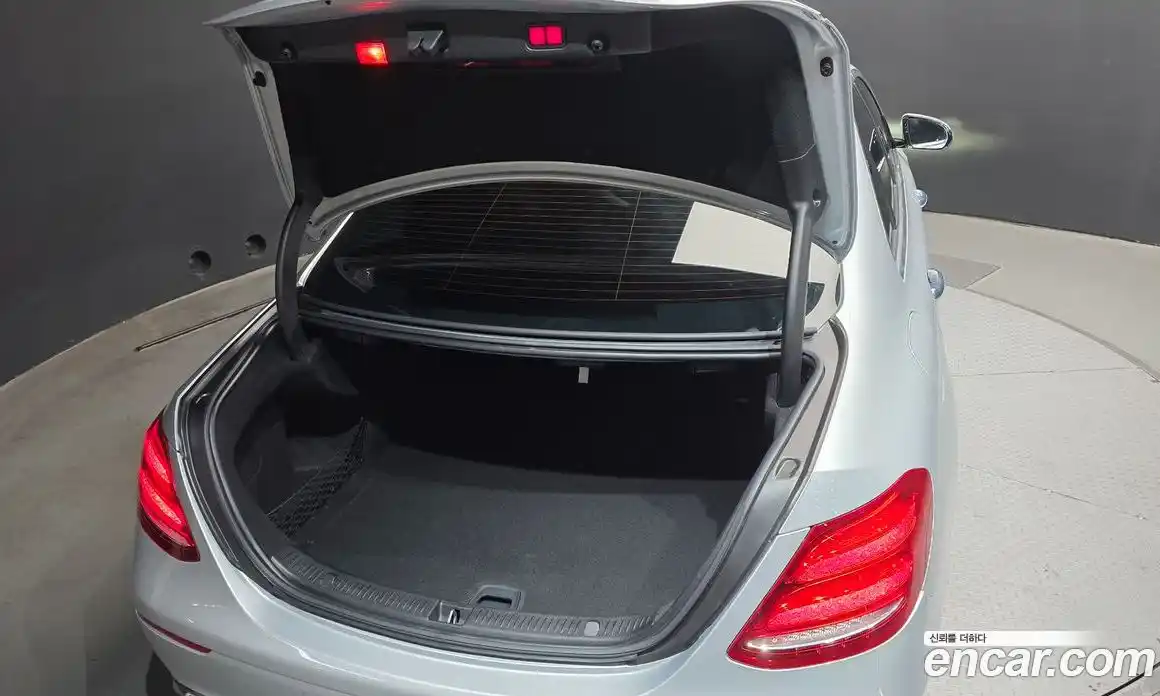 Mercedes-Benz E-Class 2018 2.0 гидро в Москве № 1006528, фото 20