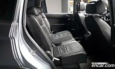 Volkswagen Tiguan 2023 2.0 гидро в Москве № 1014587, миниатюра 12