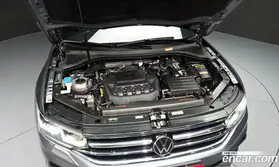 Volkswagen Tiguan 2023 2.0 гидро в Москве № 1014587, миниатюра 6