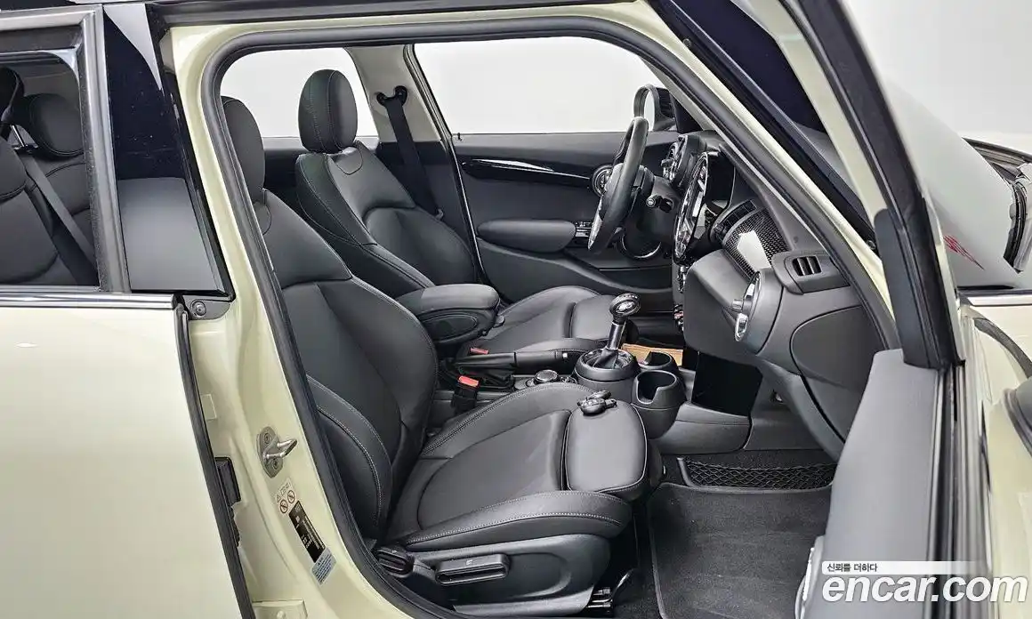 Mini Cooper 2018 2.0 гидро в Москве № 134584, фото 12