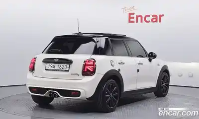 Mini Cooper 2018 2.0 гидро в Москве № 134584, миниатюра 2