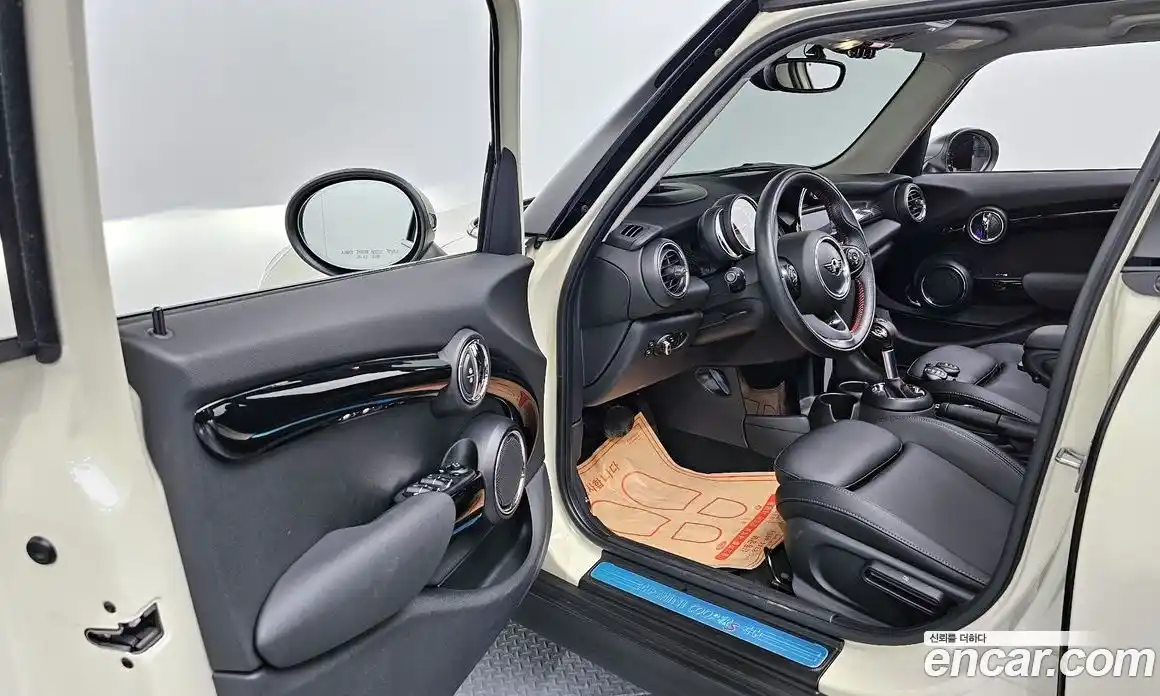 Mini Cooper 2018 2.0 гидро в Москве № 134584, фото 10