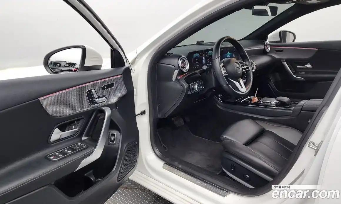 Mercedes-Benz A-Class 2021 2.0 гидро в Москве № 139398, фото 10