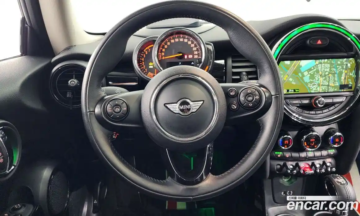 Mini Cooper 2018 1.5 гидро в Москве № 140955, фото 13