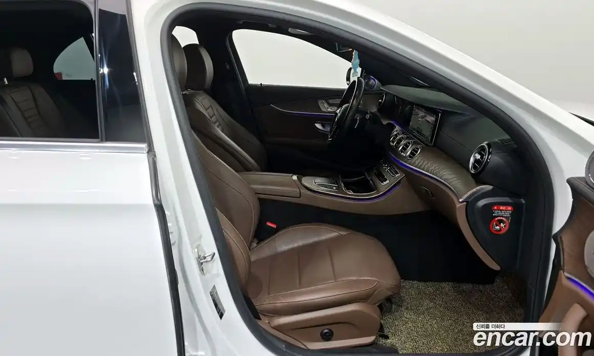 Mercedes-Benz E-Class 2020 2.0 гидро в Москве, фото 11
