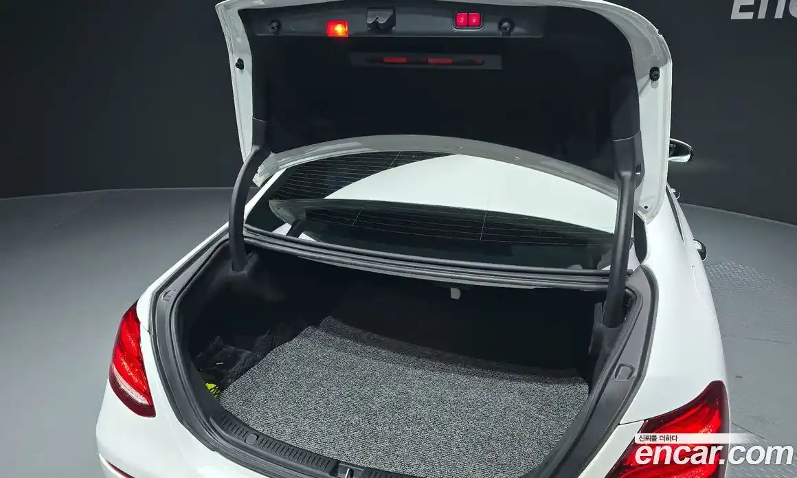 Mercedes-Benz E-Class 2017 1.9 гидро в Москве, фото 20
