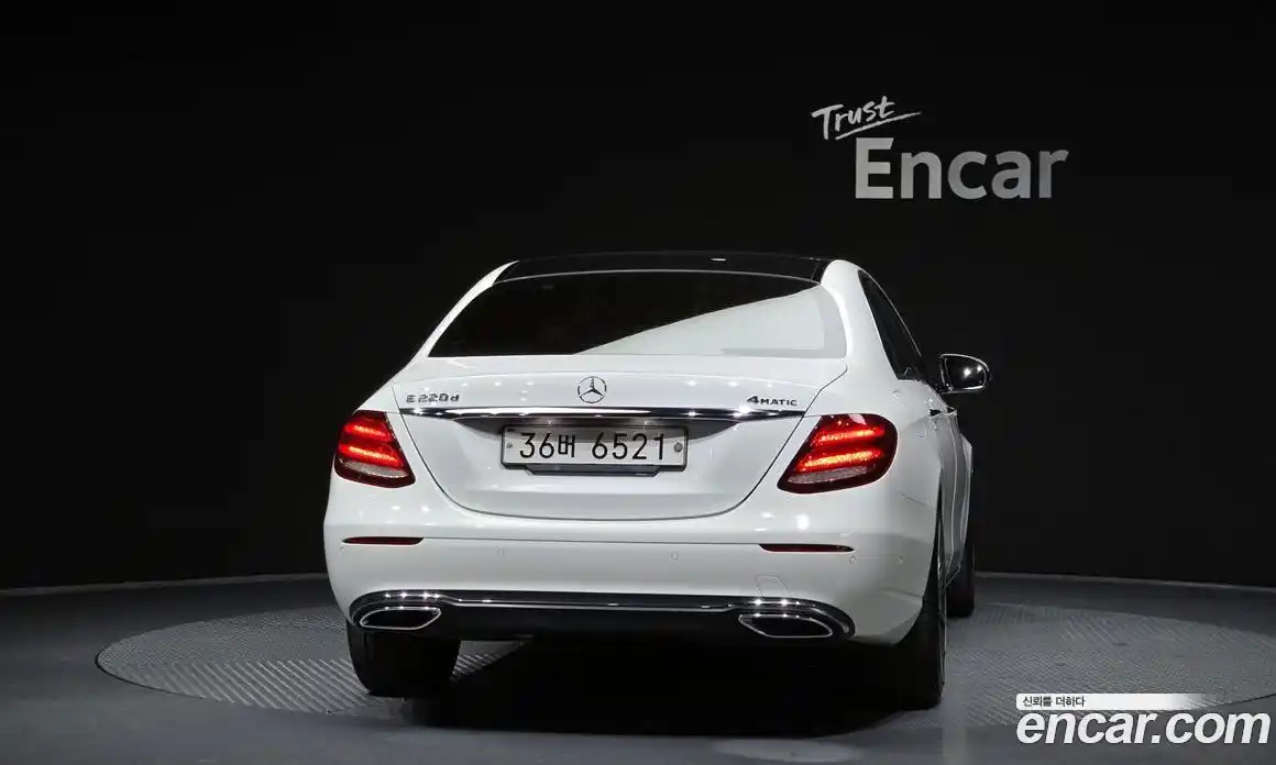 Mercedes-Benz E-Class 2017 1.9 гидро в Москве, фото 4