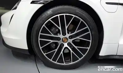 Porsche Taycan 2023 0.1 гидро в Москве № 164949, миниатюра 5