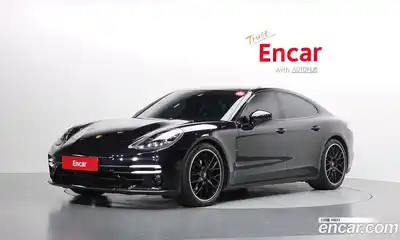 Porsche Panamera, 2023