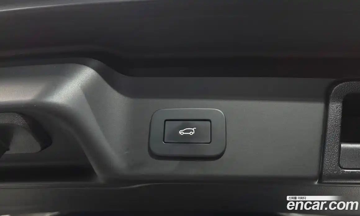 Land Rover Range-Rover Evoque 2024 2.0 гидро в Москве № 165956, фото 19