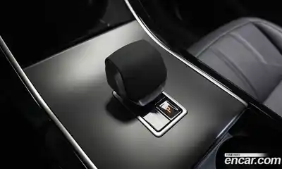 Land Rover Range-Rover Evoque 2024 2.0 гидро в Москве № 165956, миниатюра 8