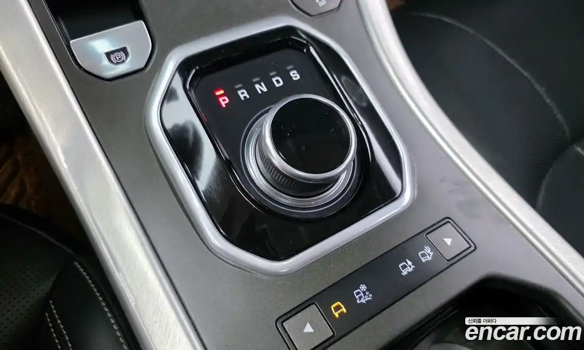 Land Rover Range-Rover Evoque 2018 2.0 гидро в Москве № 166154, фото 9
