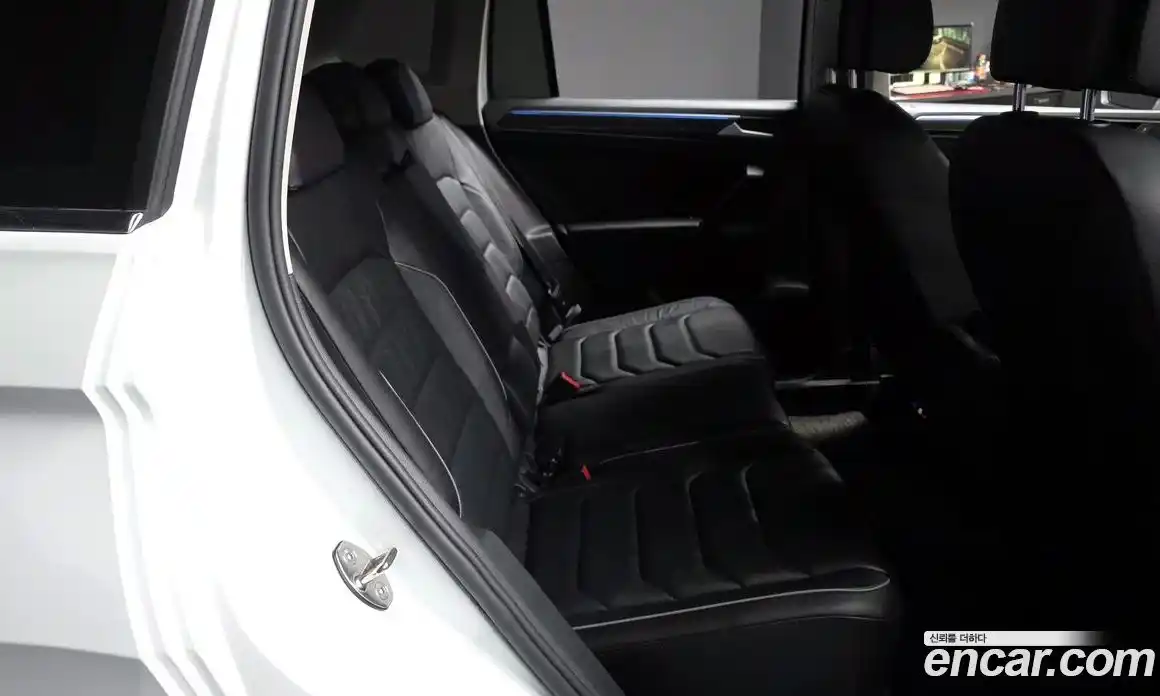 Volkswagen Tiguan 2022 2.0 гидро в Москве № 168805, фото 12