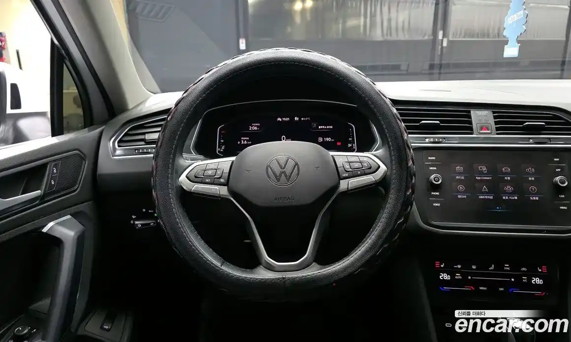 Volkswagen Tiguan 2022 2.0 гидро в Москве № 168805, фото 13