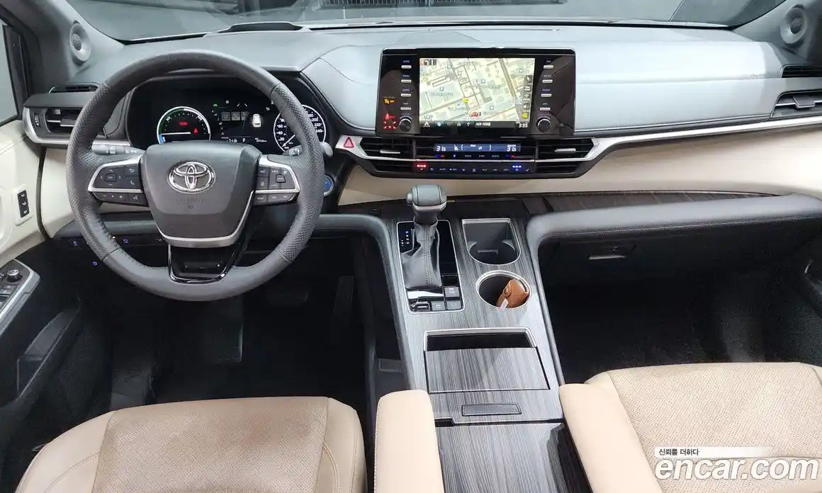 Toyota Sienna 2023 2.5 гидро в Москве № 170237, фото 7