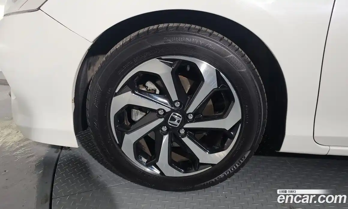 Honda Accord 2017 2.4 гидро в Москве № 170564, фото 5