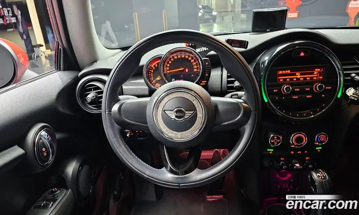 Mini Cooper 2014 1.5 гидро в Москве № 184332, фото 13