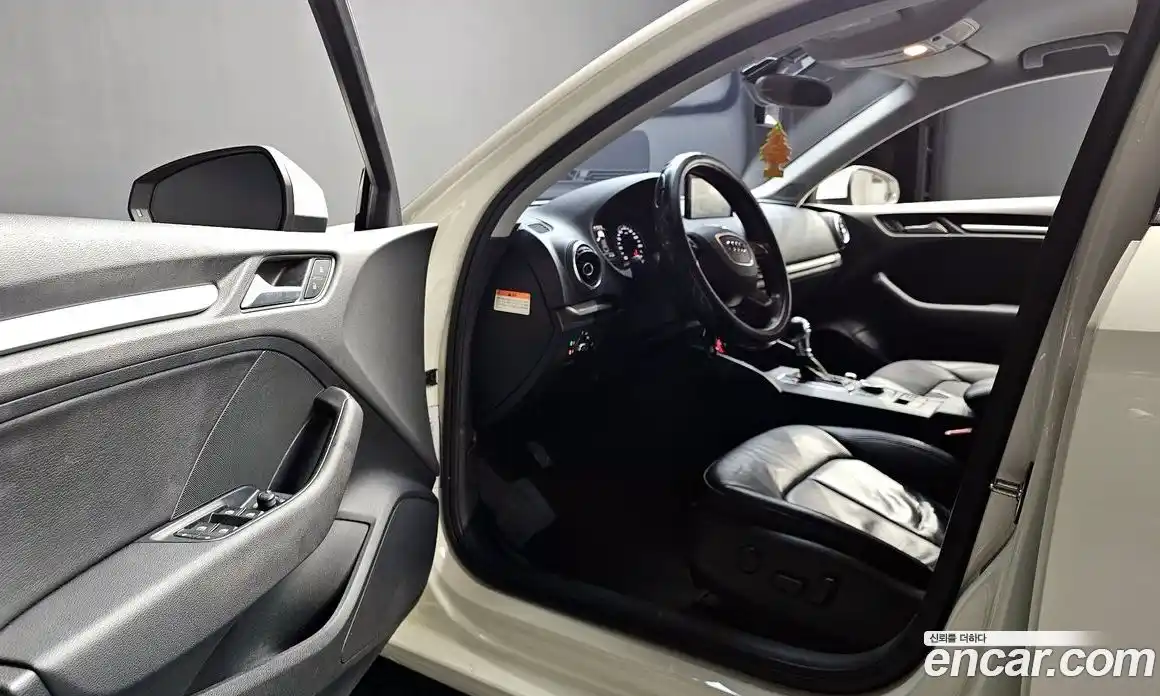 Audi A3 2015 1.6 гидро в Москве № 194077, фото 12