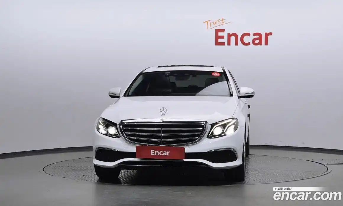 Mercedes-Benz E-Class 2018 2.0 гидро в Москве № 195553, фото 3
