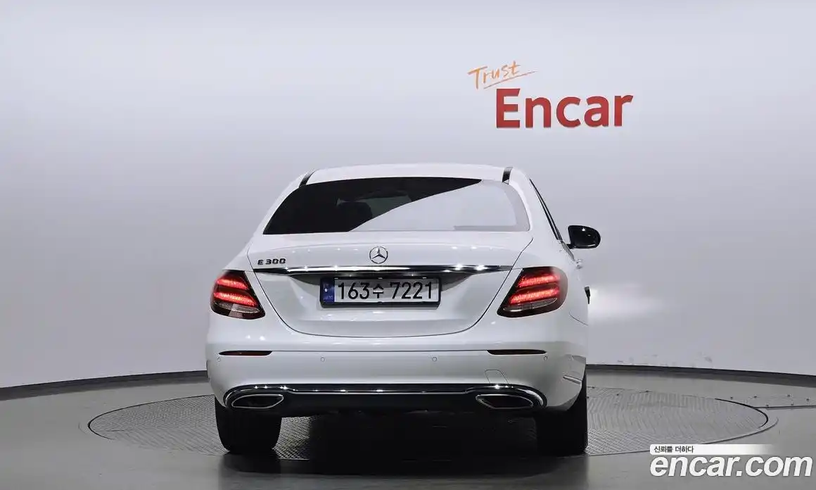 Mercedes-Benz E-Class 2018 2.0 гидро в Москве № 195553, фото 4