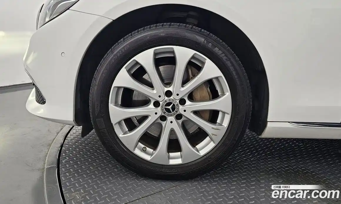 Mercedes-Benz E-Class 2018 2.0 гидро в Москве № 195553, фото 5