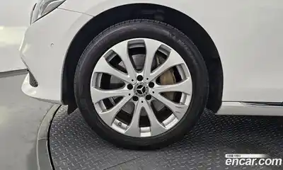 Mercedes-Benz E-Class 2018 2.0 гидро в Москве № 195553, миниатюра 5