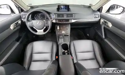 Lexus CT200h 2017 1.8 гидро в Москве № 198864, миниатюра 7