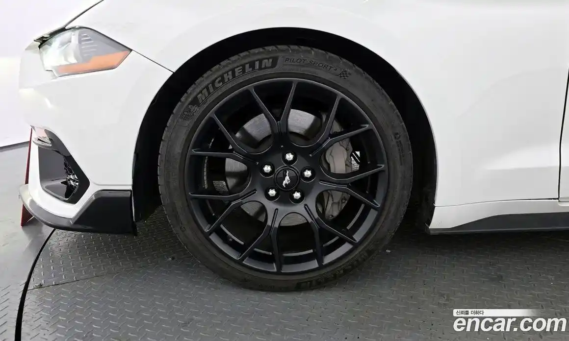 Ford Mustang 2019 2.3 гидро в Москве № 199813, фото 5